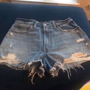 Abercrombie & Fitch rise short